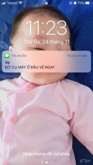 Vợ nhắn tin đit cụ mày ở đâu về ngay - Kho Ảnh Chế